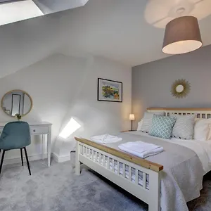  Holiday home Beyond The Harbour United Kingdom